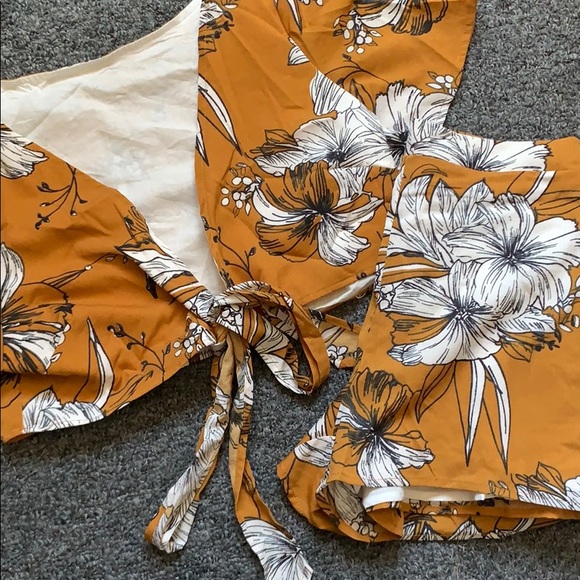 Crop top short set - Picture 1 of 1